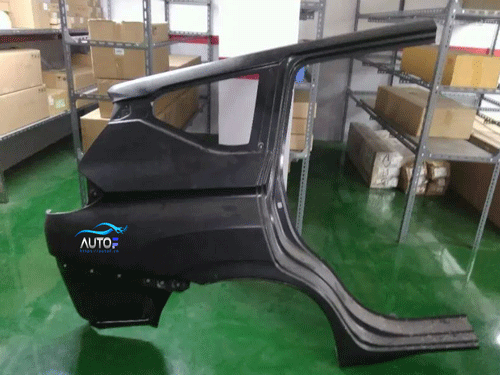 Panel hông đuôi xe Mitsubishi Xpander 